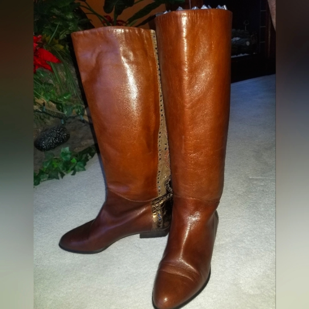 Classic Women's Tall Leather Heeled Boots - Brown